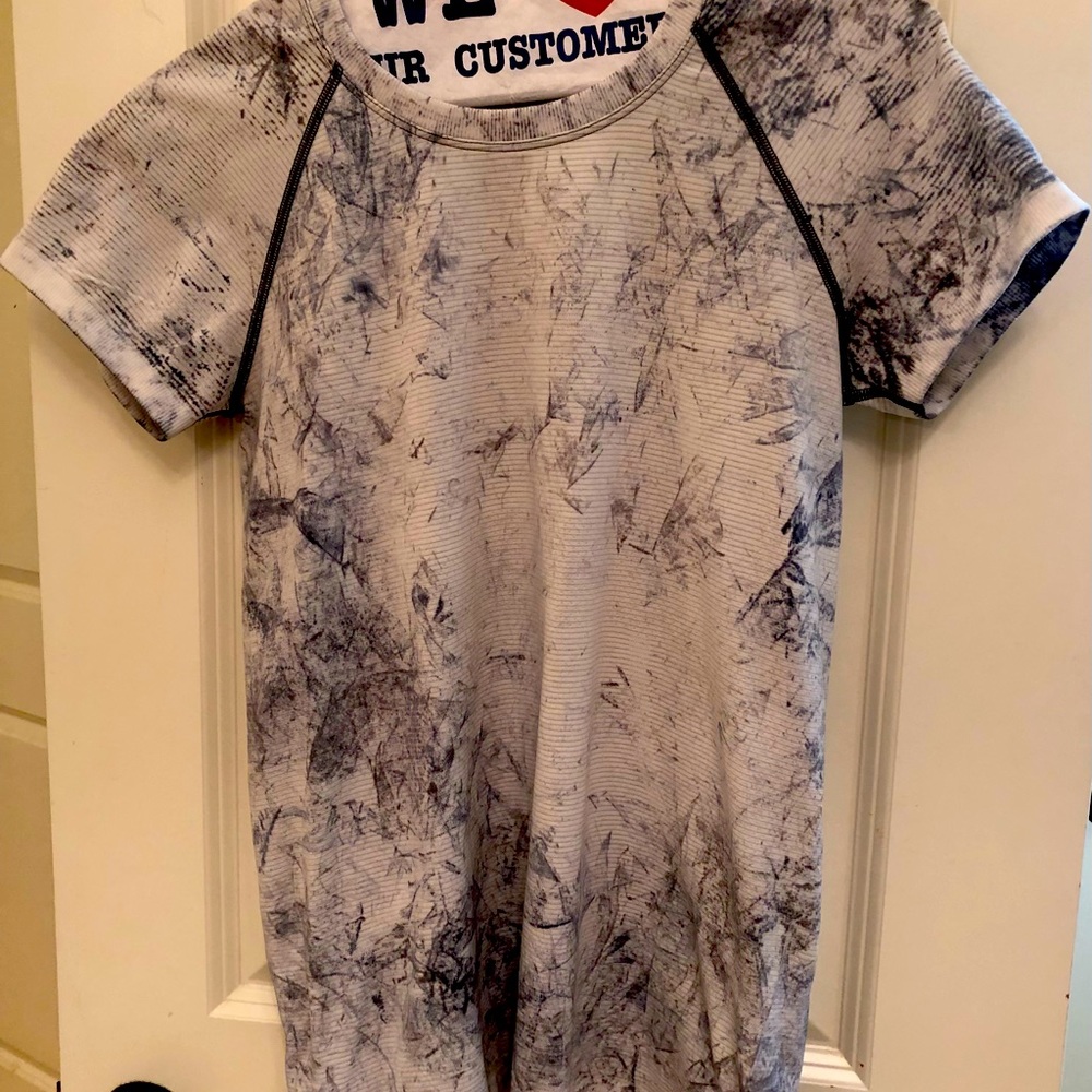 Lululemon!💕 Swiftly tech tie dye-white/navy, size 6. Like new, barely worn!